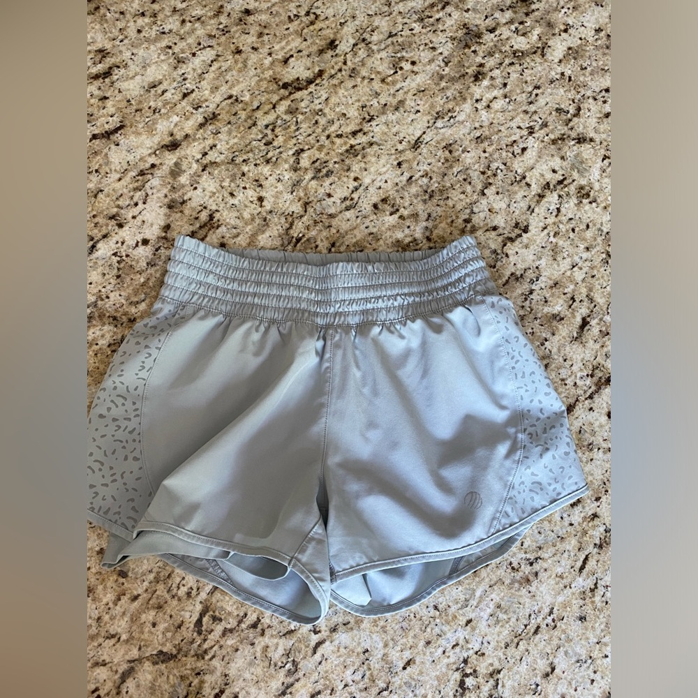 EUC MPG athletic short size xs in grey - Picture 9 of 9